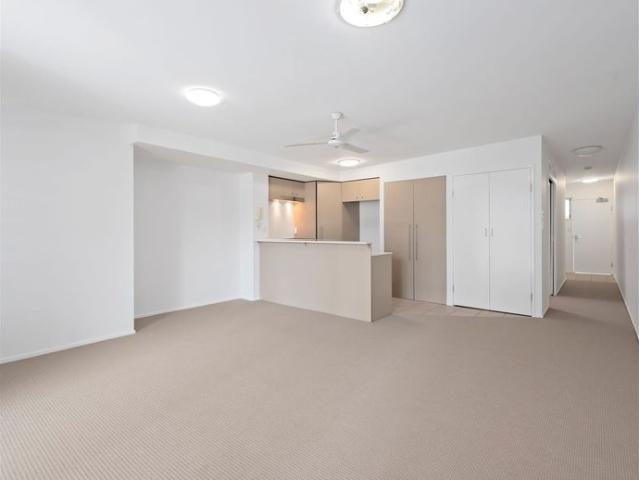 Two Bedroom Unit Close to Everything!