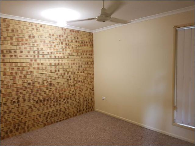 TWO BEDROOM UNIT CLOSE TO HOSPITALS & TOWN
