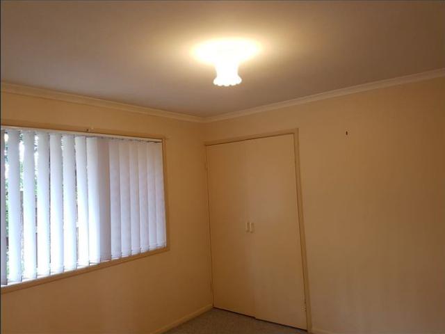 TWO BEDROOM UNIT CLOSE TO HOSPITALS & TOWN