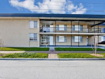 Two Bedroom Unit Close to the Beach