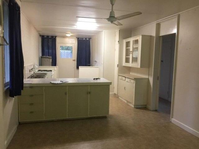 TWO BEDROOM UNIT CLOSE TO TRAIN & SHOPS