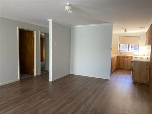 Two Bedroom Unit Conveniently Located