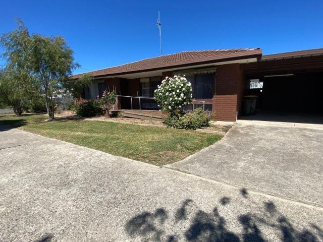 TWO BEDROOM UNIT IN MARYBOROUGH