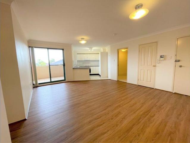 TWO BEDROOM UNIT IN A GREAT LOCATION!