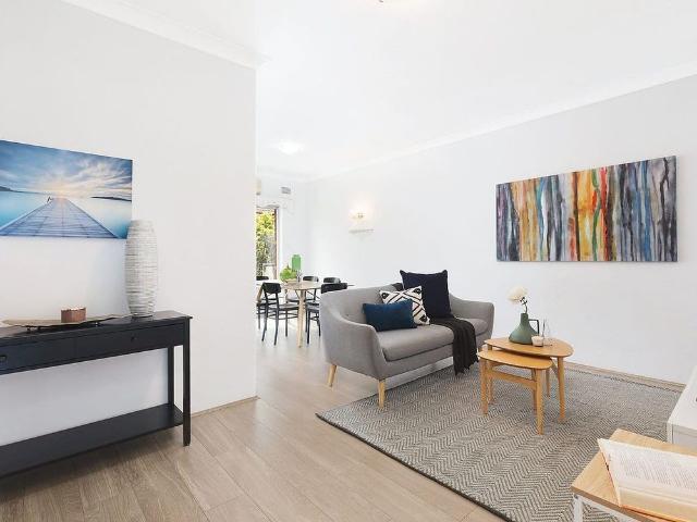 Two bedroom unit in a highly sought after street