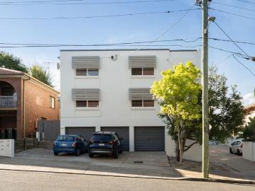 Two Bedroom Unit in a Prime Dutton Park Location!