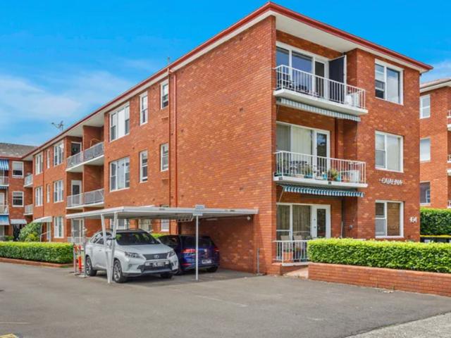 Two Bedroom Unit in Beach side Location!