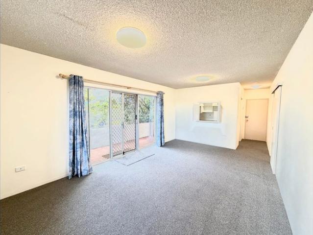 Two Bedroom Unit in Central Location with Water Views