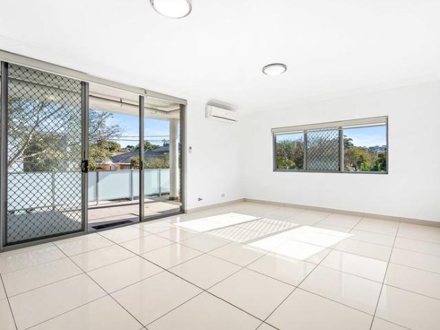 Two bedroom unit in convenient location