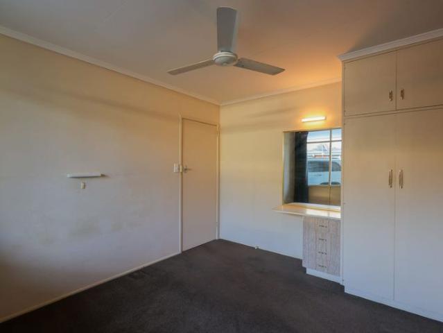 TWO BEDROOM UNIT IN CONVENIENT LOCATION