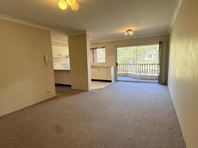 Two Bedroom Unit in Convenient Location