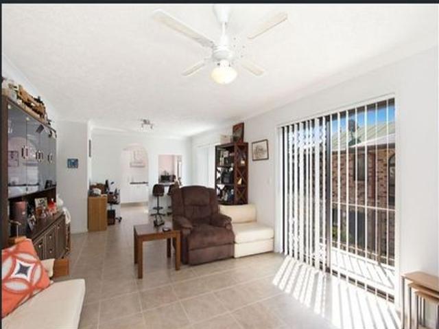 Two Bedroom Unit in Convenient Location