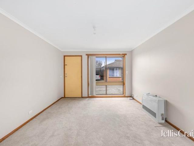 Two bedroom unit in convenient location!