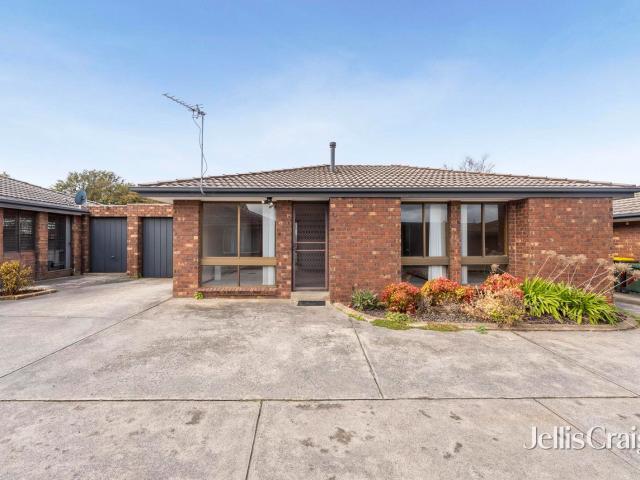 Two bedroom unit in convenient location!