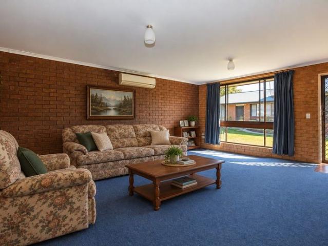 Two Bedroom unit in Convenient Lavington Location