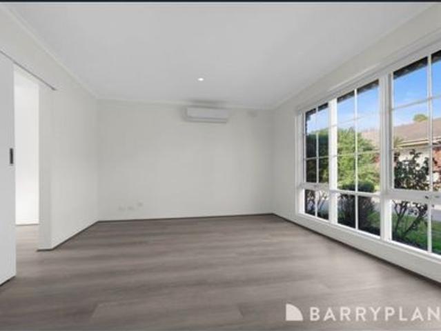 Two Bedroom Unit in Convenient Mordialloc Location