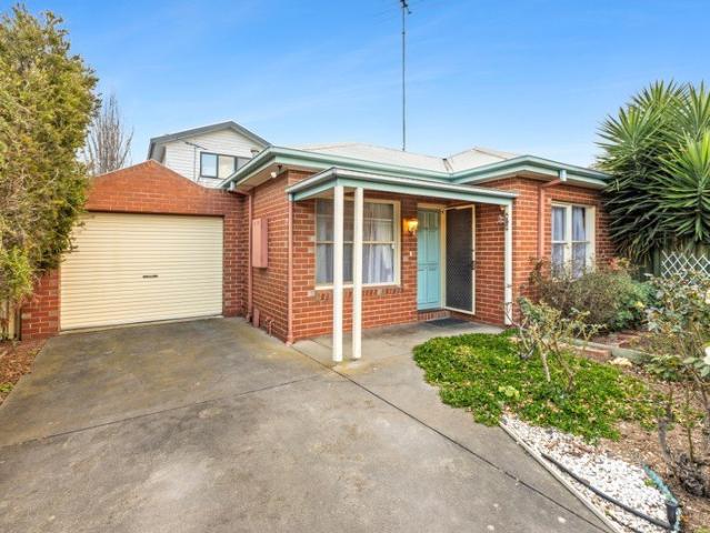 Two Bedroom Unit in Geelong West