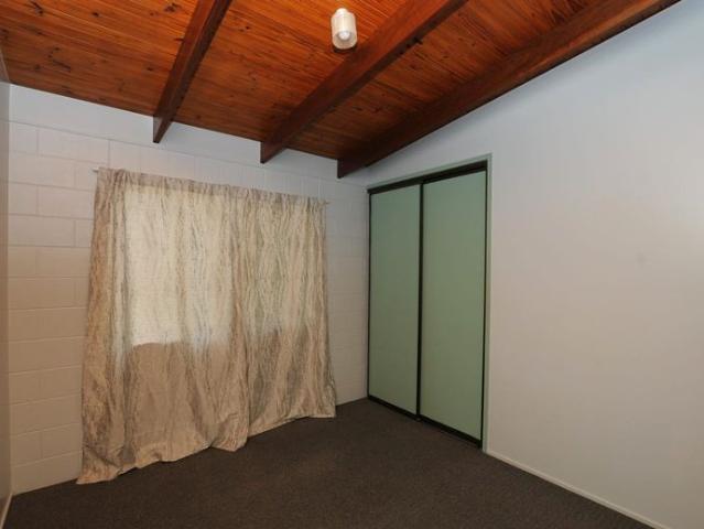 TWO BEDROOM UNIT IN GIN GIN!