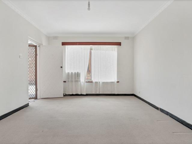 Two Bedroom Unit in Great Location