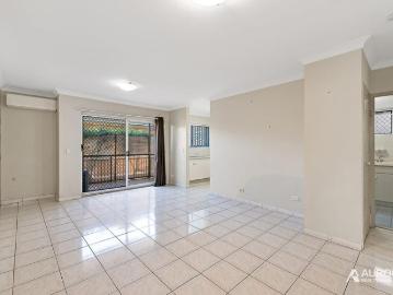 Two Bedroom Unit in Greenslopes