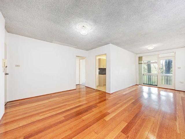 Two Bedroom Unit in Heart of Lane Cove