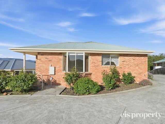 Two Bedroom Unit In Quiet Location