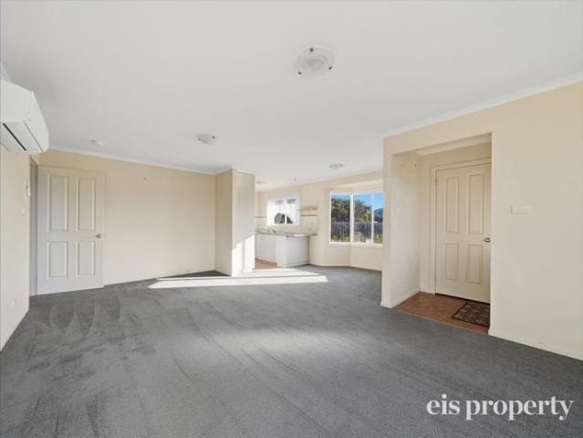Two Bedroom Unit In Quiet Location