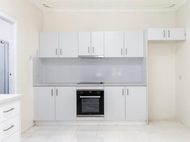 Two Bedroom Unit in Sought After The Entrance