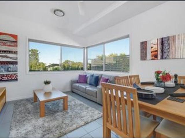 Two Bedroom Unit in the Heart of the CBD
