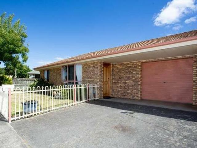 Two Bedroom Unit In the Heart Of Town