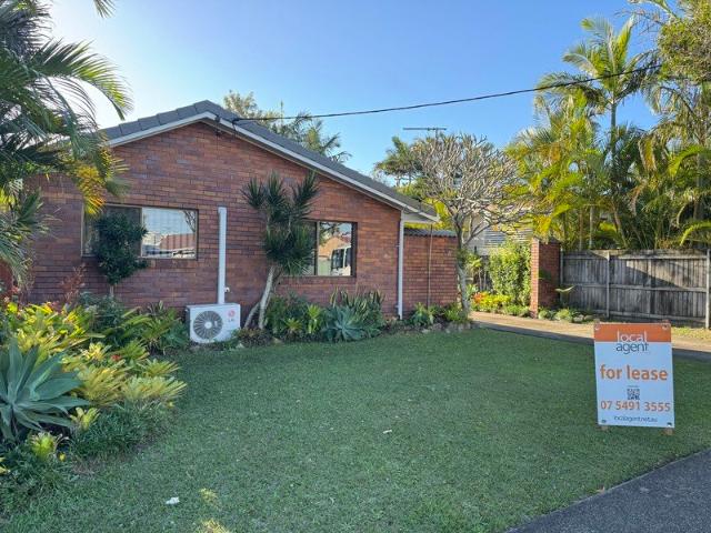 Two Bedroom Unit In The Heart Of Caloundra