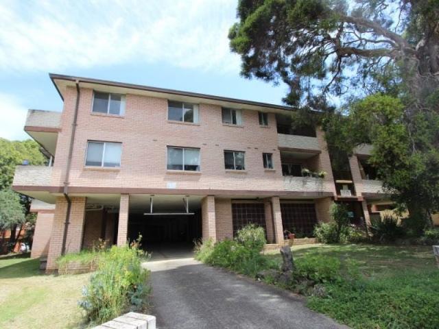 TWO BEDROOM UNIT IN THE HEART OF OF GUILDFORD