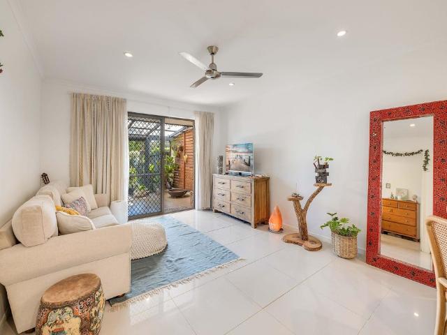 Two bedroom unit in the Heart of Maroochydore