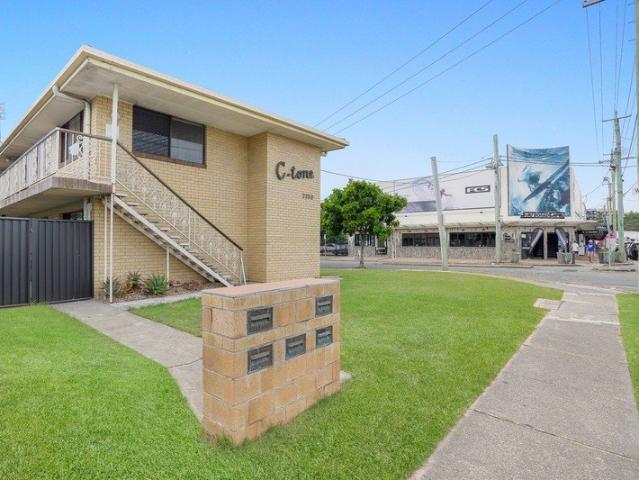 Two Bedroom Unit in the Heart of Nobby's Unfurnished