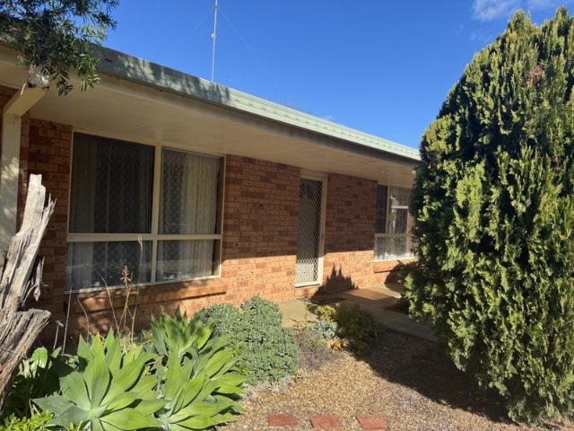 TWO BEDROOM UNIT LOCATED IN EAST PARKES