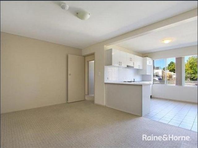 Two Bedroom Unit Located in Wollongong CBD