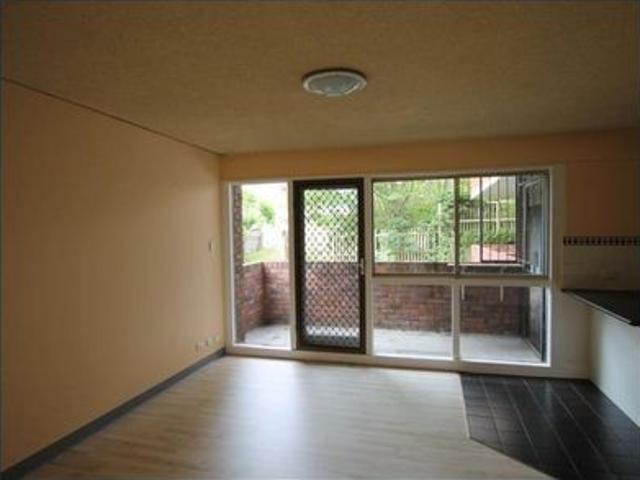 Two bedroom unit, perfect location