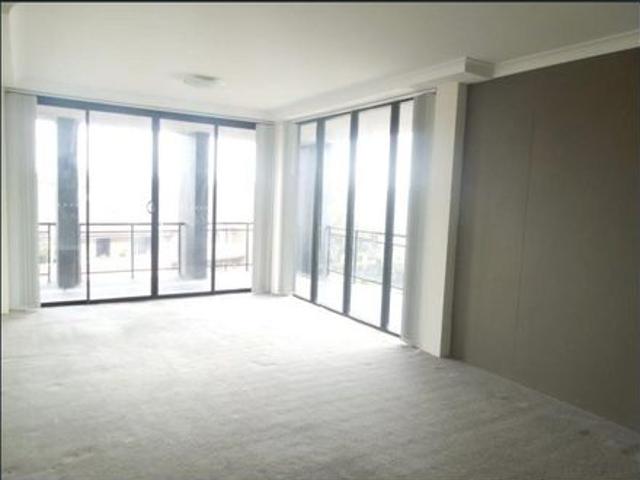 Two bedroom unit walk to Rockdale Plaza