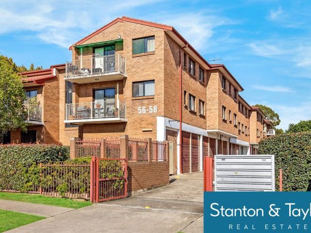 TWO BEDROOM UNIT WALKING DISTANCE TO STATION