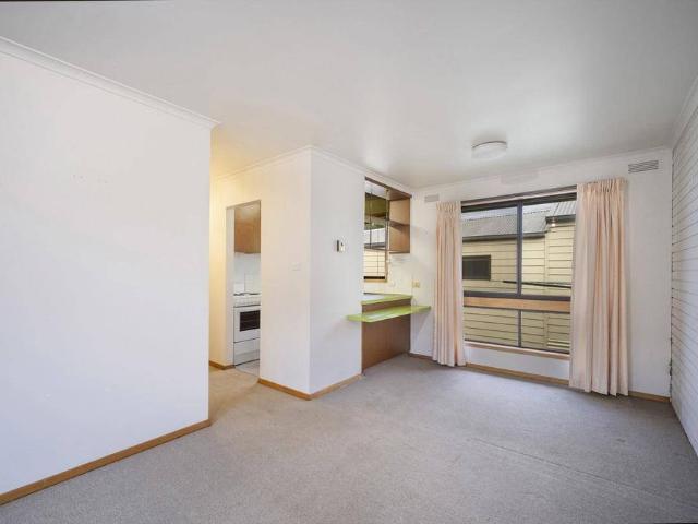 Two bedroom unit well maintained