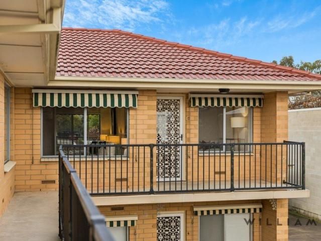 TWO BEDROOM UNIT WITH A SPLASH OF PANACHE!