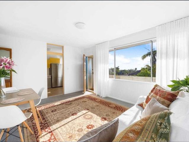 Two Bedroom Unit with Balcony & Ocean views!