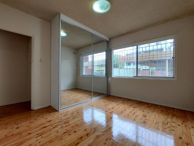 Two Bedroom Unit with built in wardrobes!
