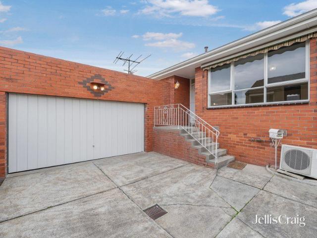 Two Bedroom Unit with Double Garage in Prime Heidelberg Pocket