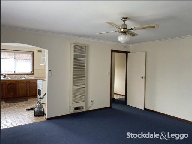 Two bedroom unit with single garage