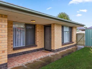 Two Bedroom Unit with Spacious Outdoor Entertaining