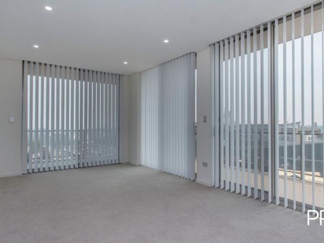Two Bedroom Unit within Walking Distance to Nepean Hospital & Kingswood Train Station