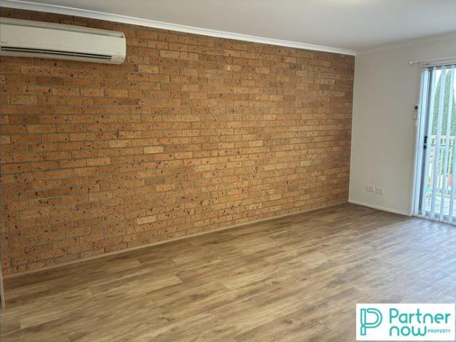 Two Bedroom Upstairs Unit in East