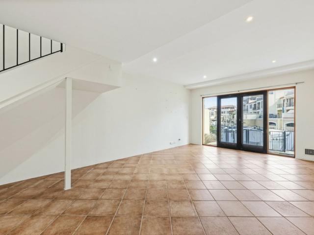 Two Bedroom Villa in Gated Port Bouvard Island with a Boat Pen!