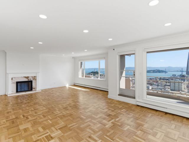 Two Bedroom w/ Balcony and Stunning Bay Views!
